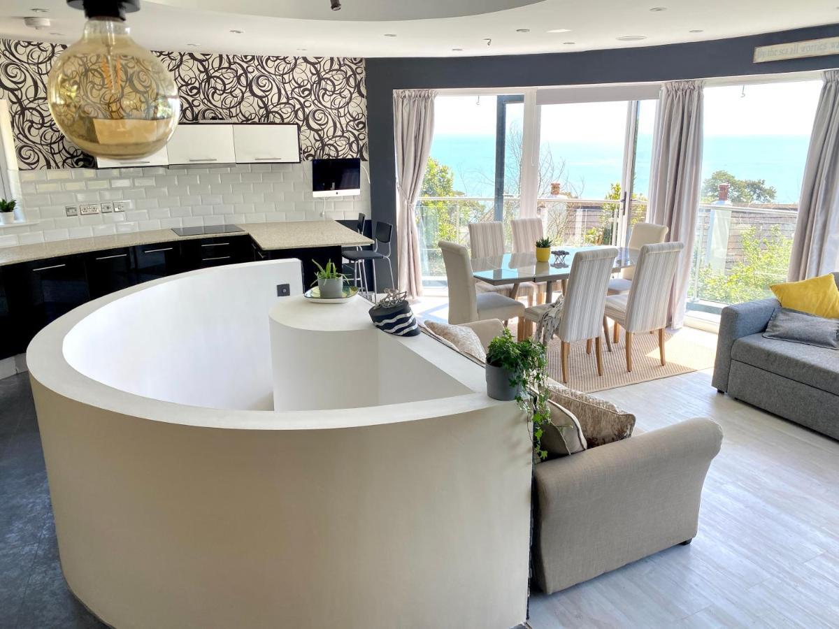 One Of The Best Properties In Lyme! Breathtaking Views Across The Whole Bay. 3 Stories With 2 Tier Veranda Around The Property. Sleeps 6 라임레지스 외부 사진